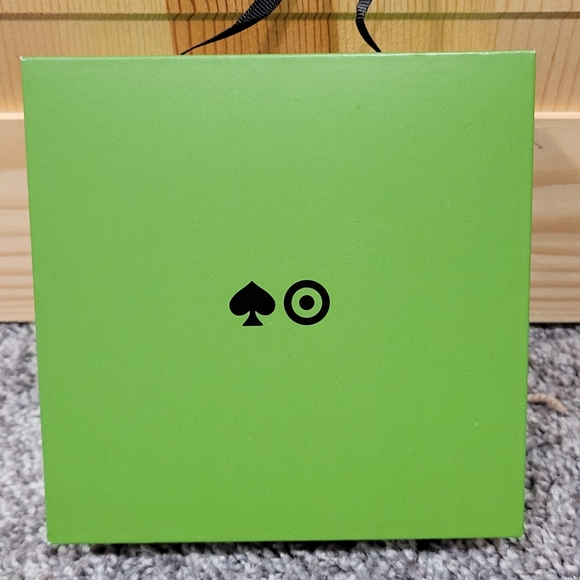 Kate Spade New York x Target Green Flower Earrings NWT - Picture 3 of 4